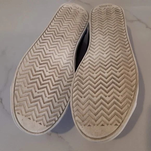 EUC Aldo Portus black and gold shiny patent-like finish sneaker 6 - Picture 5 of 6